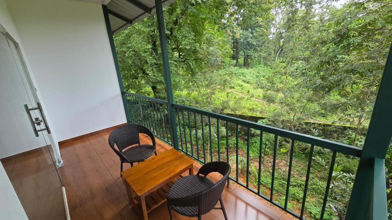 Green Aura Private Villas Sultan Bathery Exterior photo