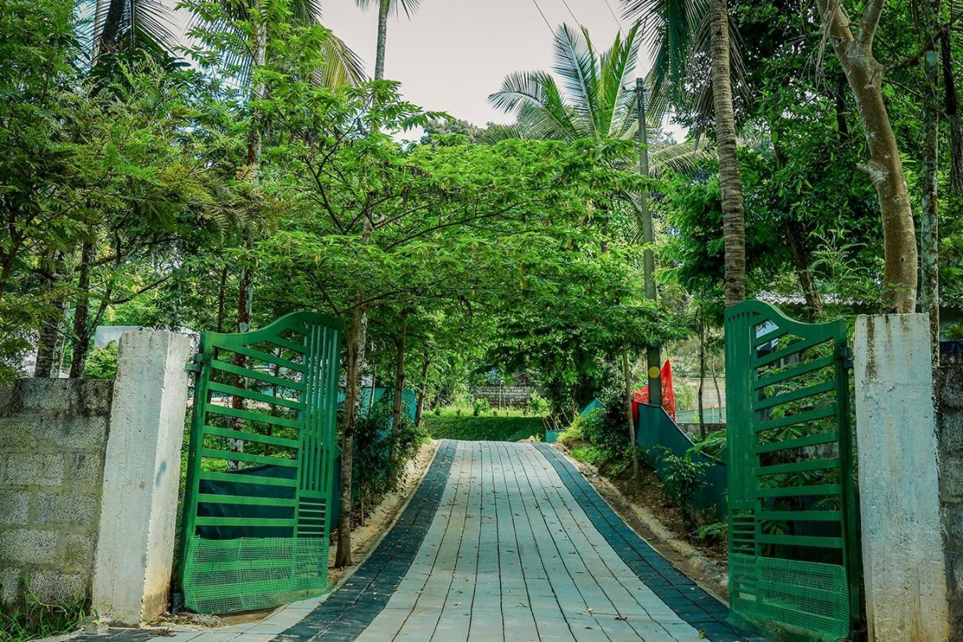Green Aura Private Villas Sultan Bathery Exterior photo