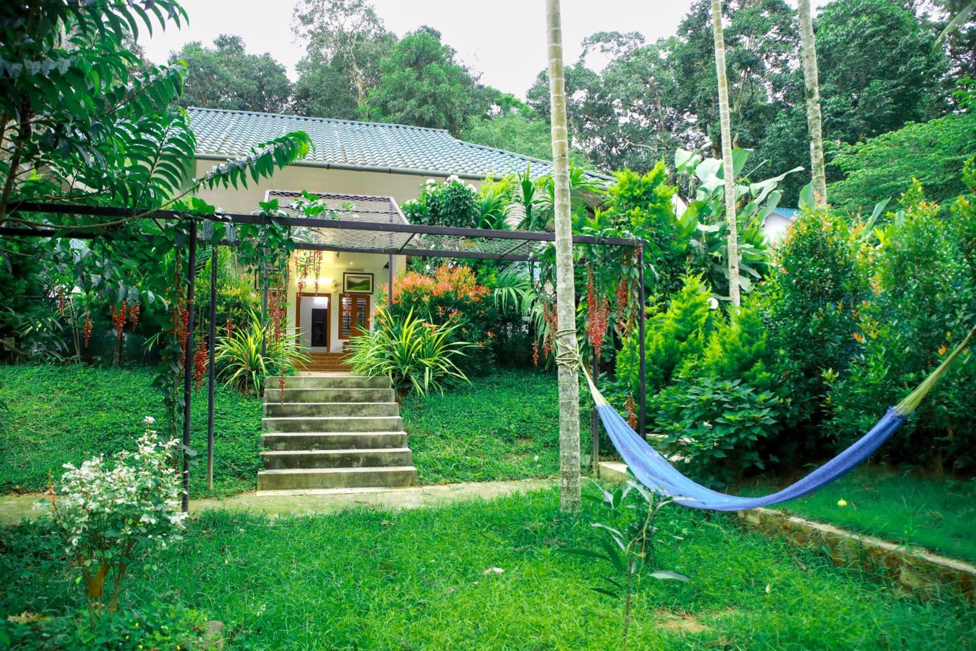 Green Aura Private Villas Sultan Bathery Exterior photo