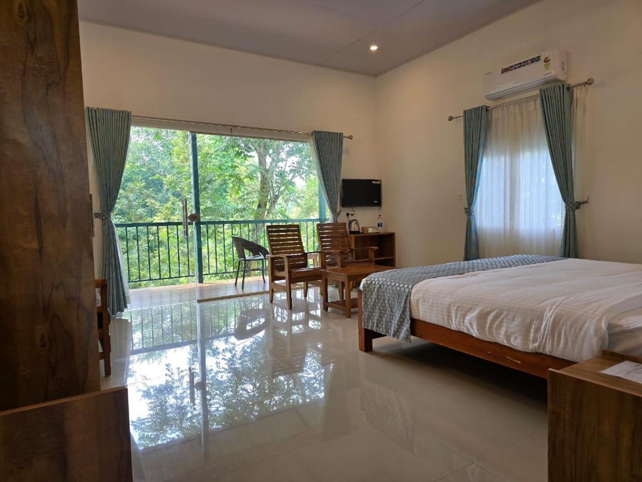 Green Aura Private Villas Sultan Bathery Exterior photo