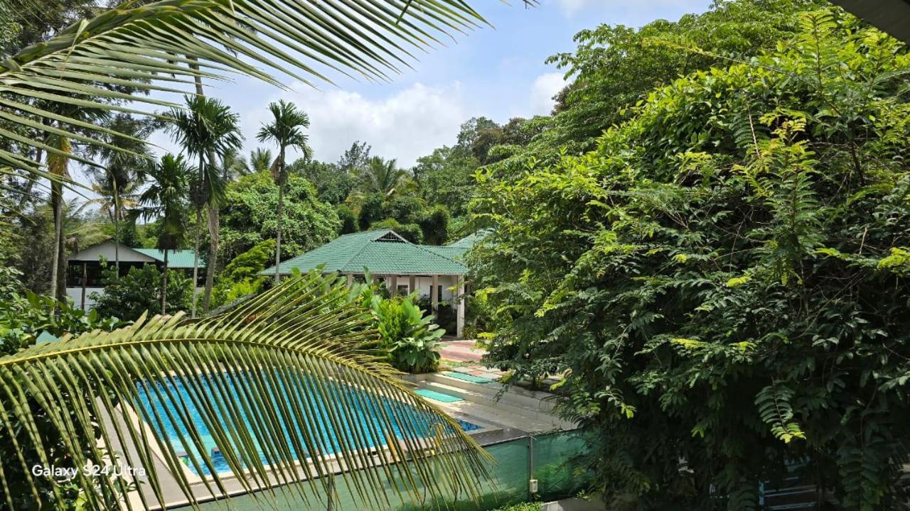 Green Aura Private Villas Sultan Bathery Exterior photo